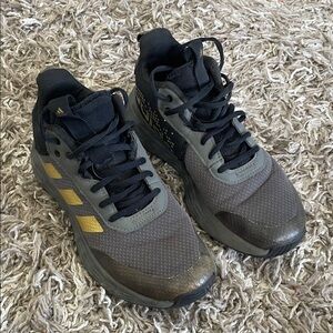 Adidas own the game 2.0 Gray and Gold Athletic Shoes size 4.5